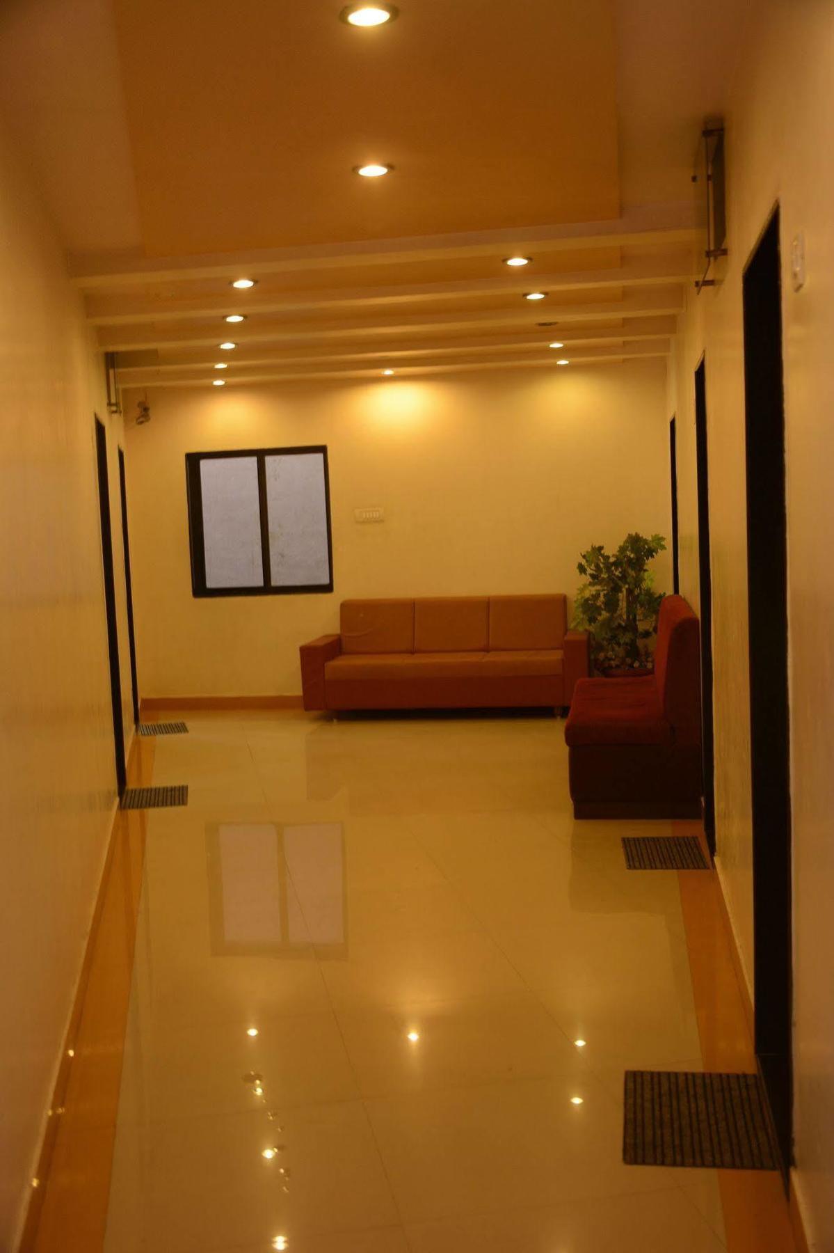 Oyo 14943 Shubh Suvidha Hotel Somnāth Exterior foto