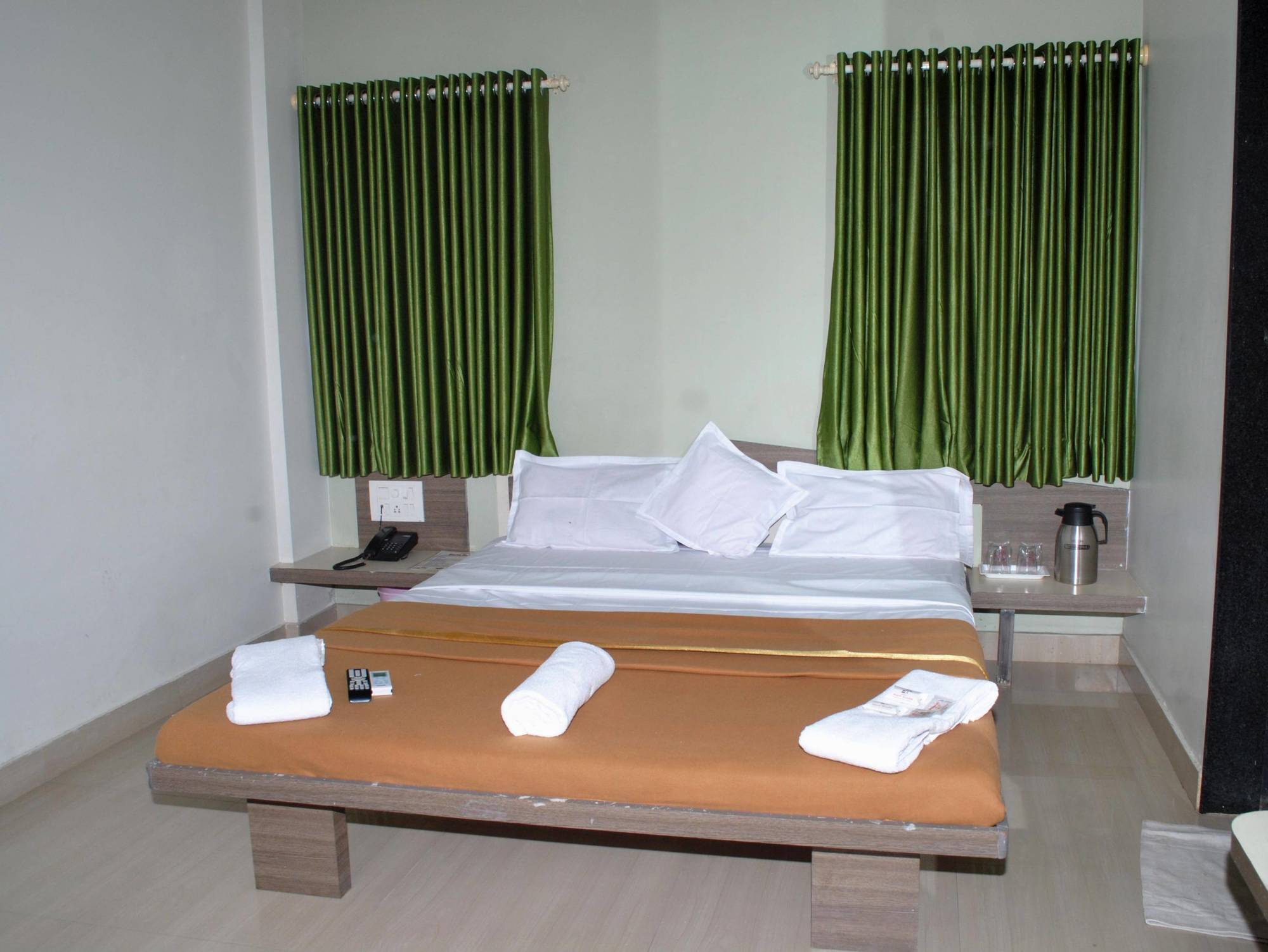 Oyo 14943 Shubh Suvidha Hotel Somnāth Exterior foto