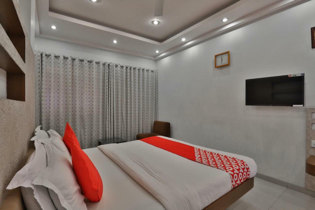 Oyo 14943 Shubh Suvidha Hotel Somnāth Exterior foto