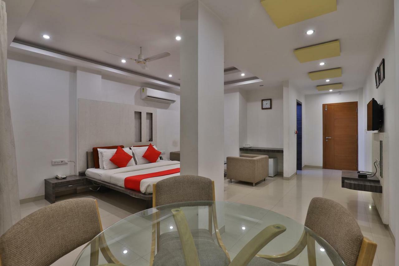 Oyo 14943 Shubh Suvidha Hotel Somnāth Exterior foto
